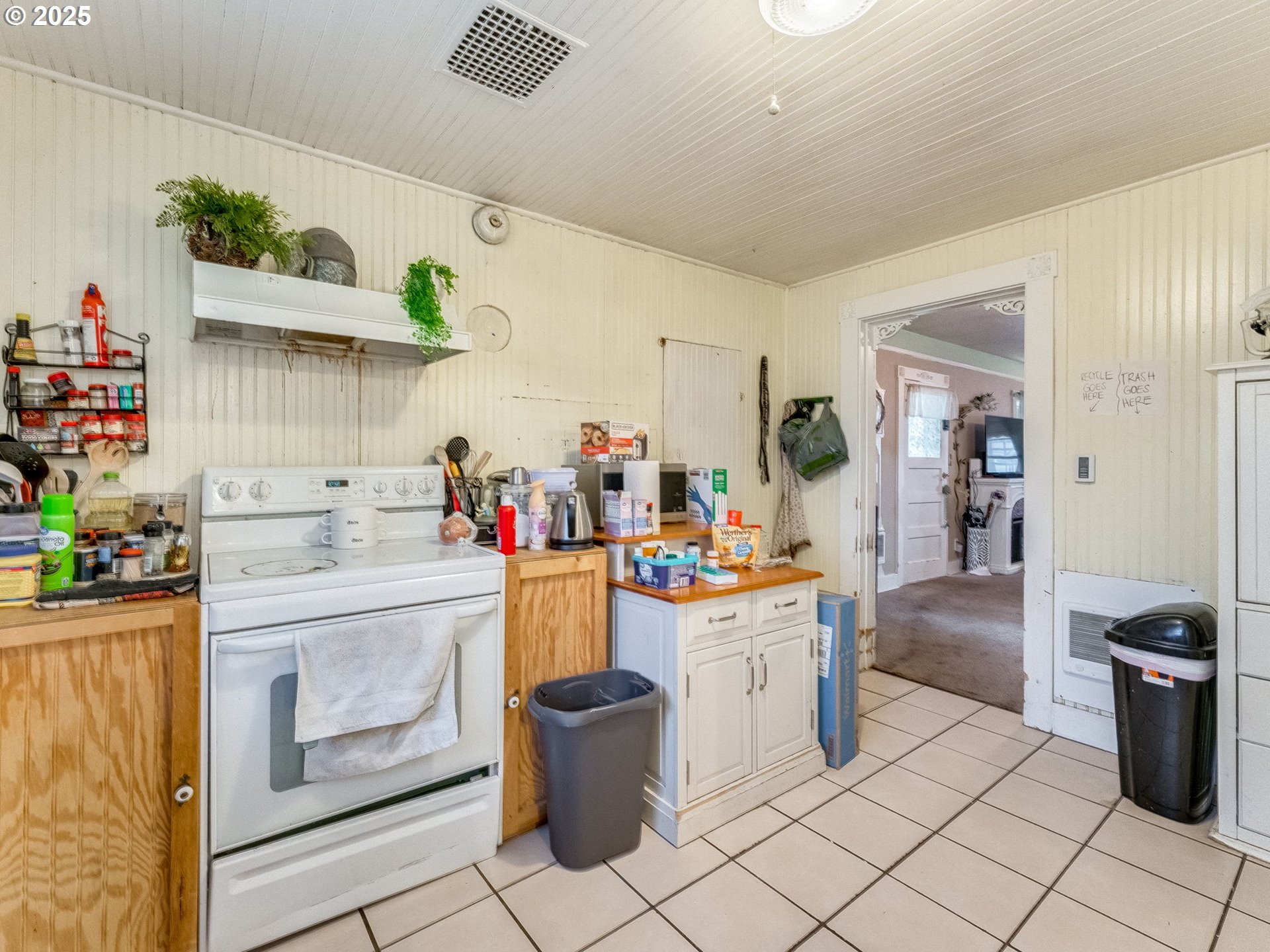 Vancouver, Washington 98663, United States, 2 Bedrooms Bedrooms, ,1 BathroomBathrooms,Residential,Pending,253919