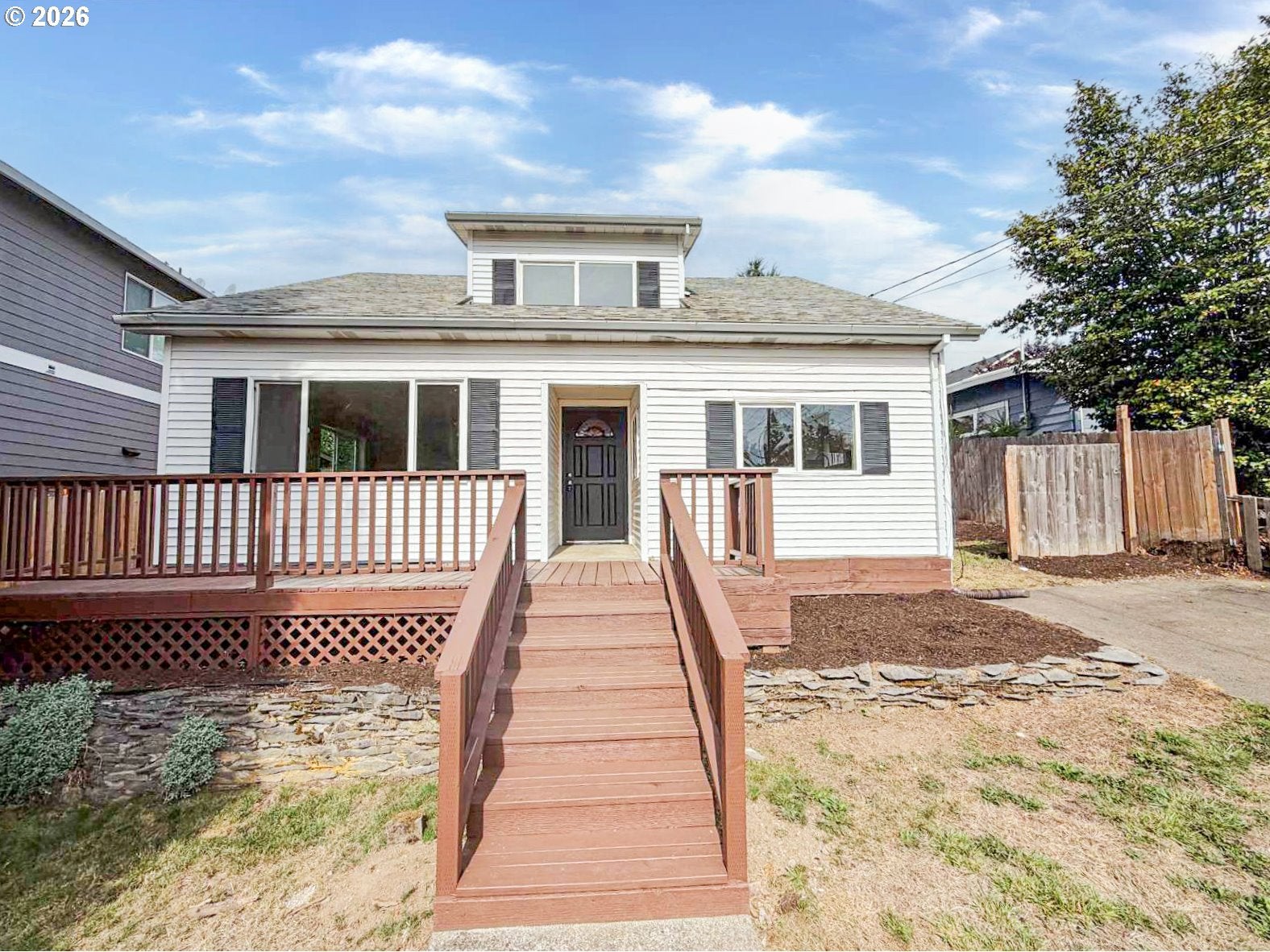 520 E FAIRFIELD ST