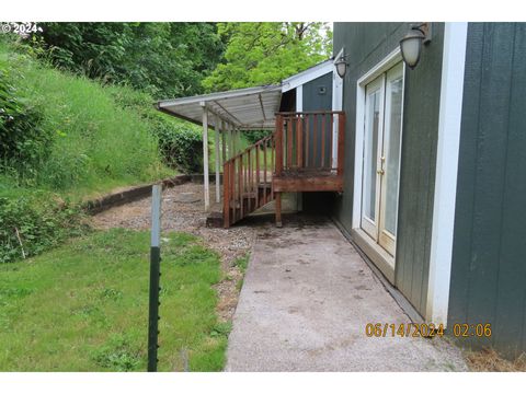 A home in Clatskanie