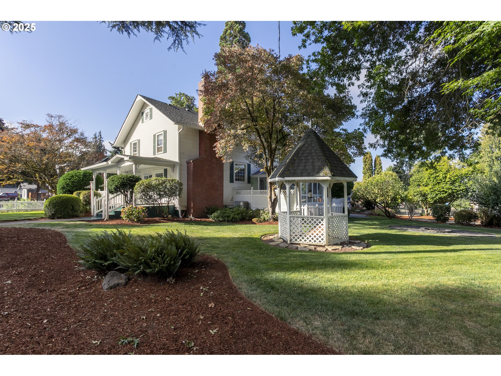 803 N MAIN AVE