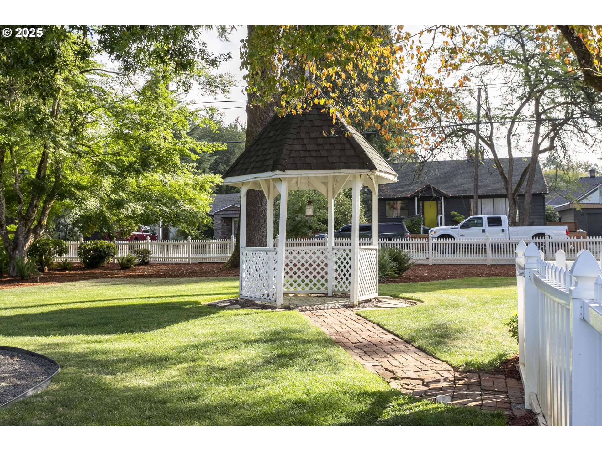 803 N MAIN AVE