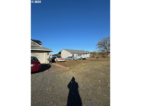 A home in Yamhill