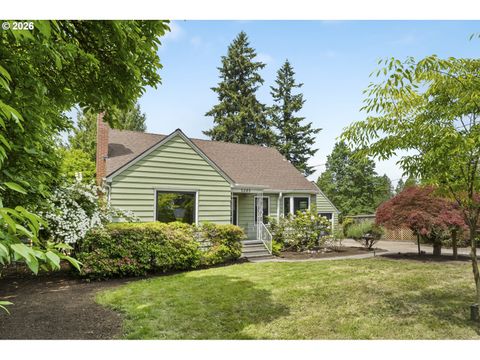 Photo of 5285 NE 72nd Ave NE, Portland, OR 97218 (MLS # 136344888)