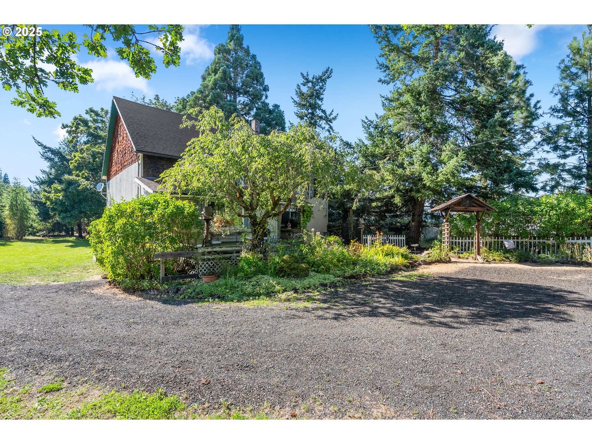 1190 COUNTRY CLUB RD