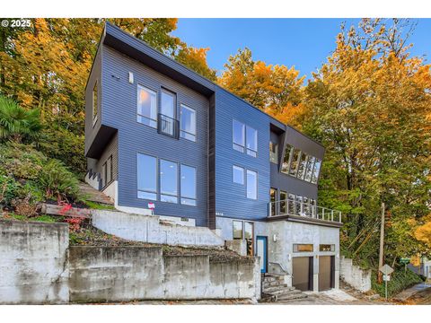 6515 S Corbett AVE Portland OR 97239