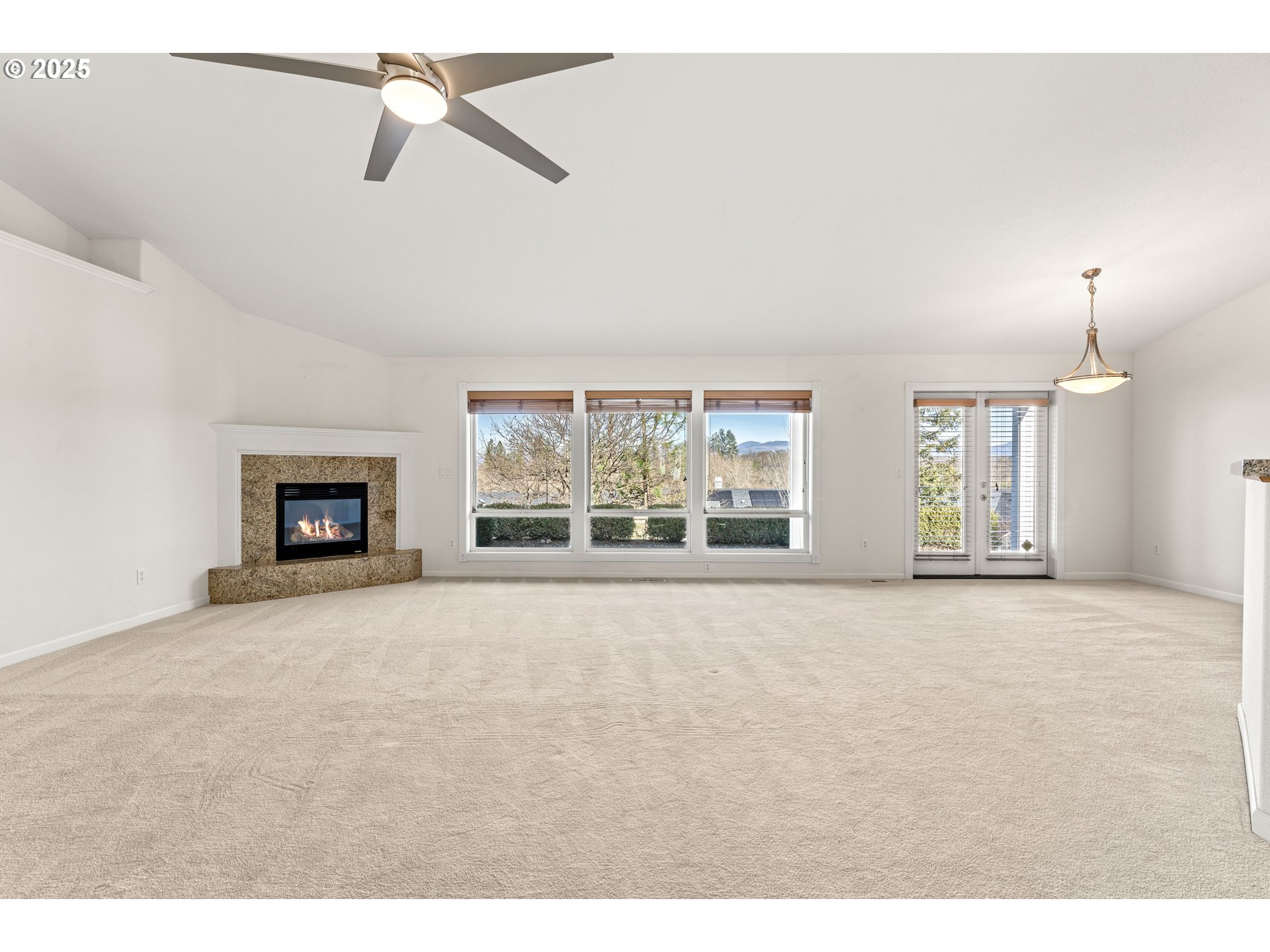 113 SKYHAWK DR