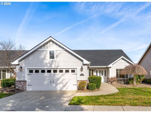 113 SKYHAWK DR Eagle Point OR 97524