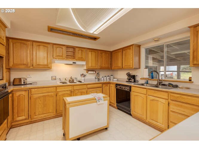 Grand Ronde, Oregon 97347, United States, 3 Bedrooms Bedrooms, ,2 BathroomsBathrooms,Residential,Pending,130773