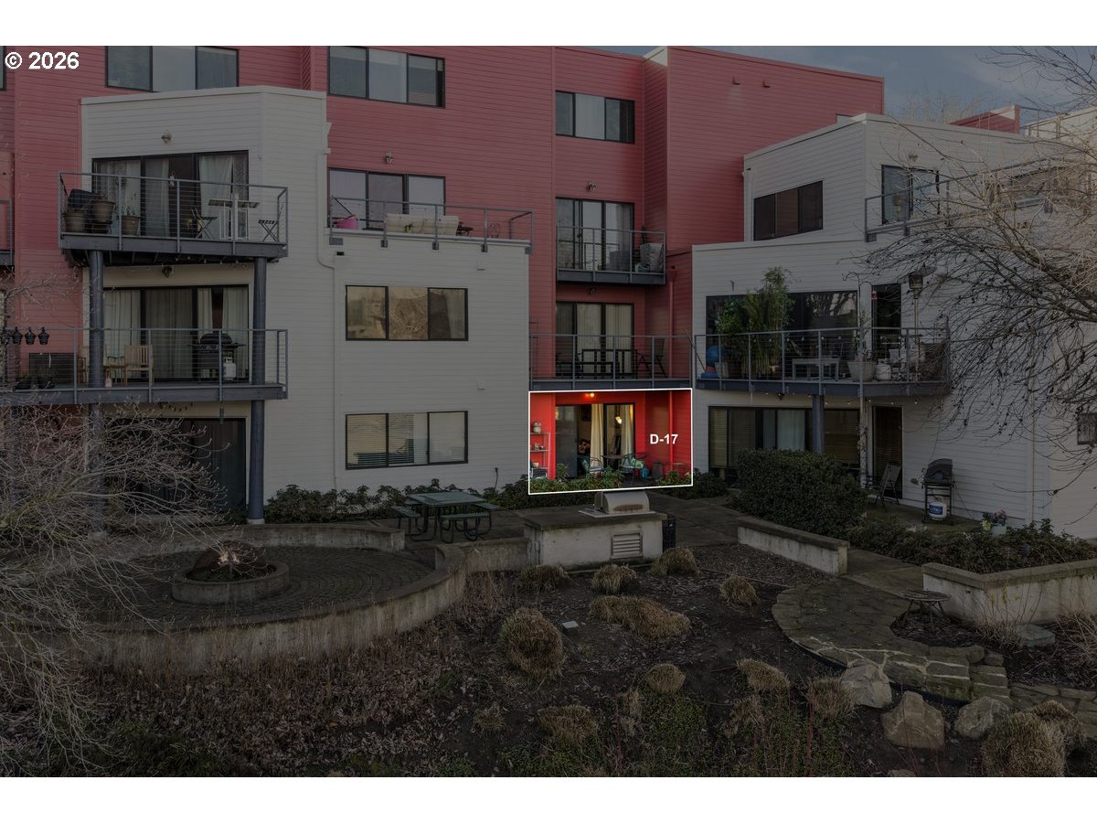 720 NW NAITO PKWY D-17