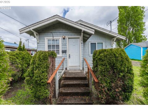 1066 S 8TH ST Coos Bay OR 97420