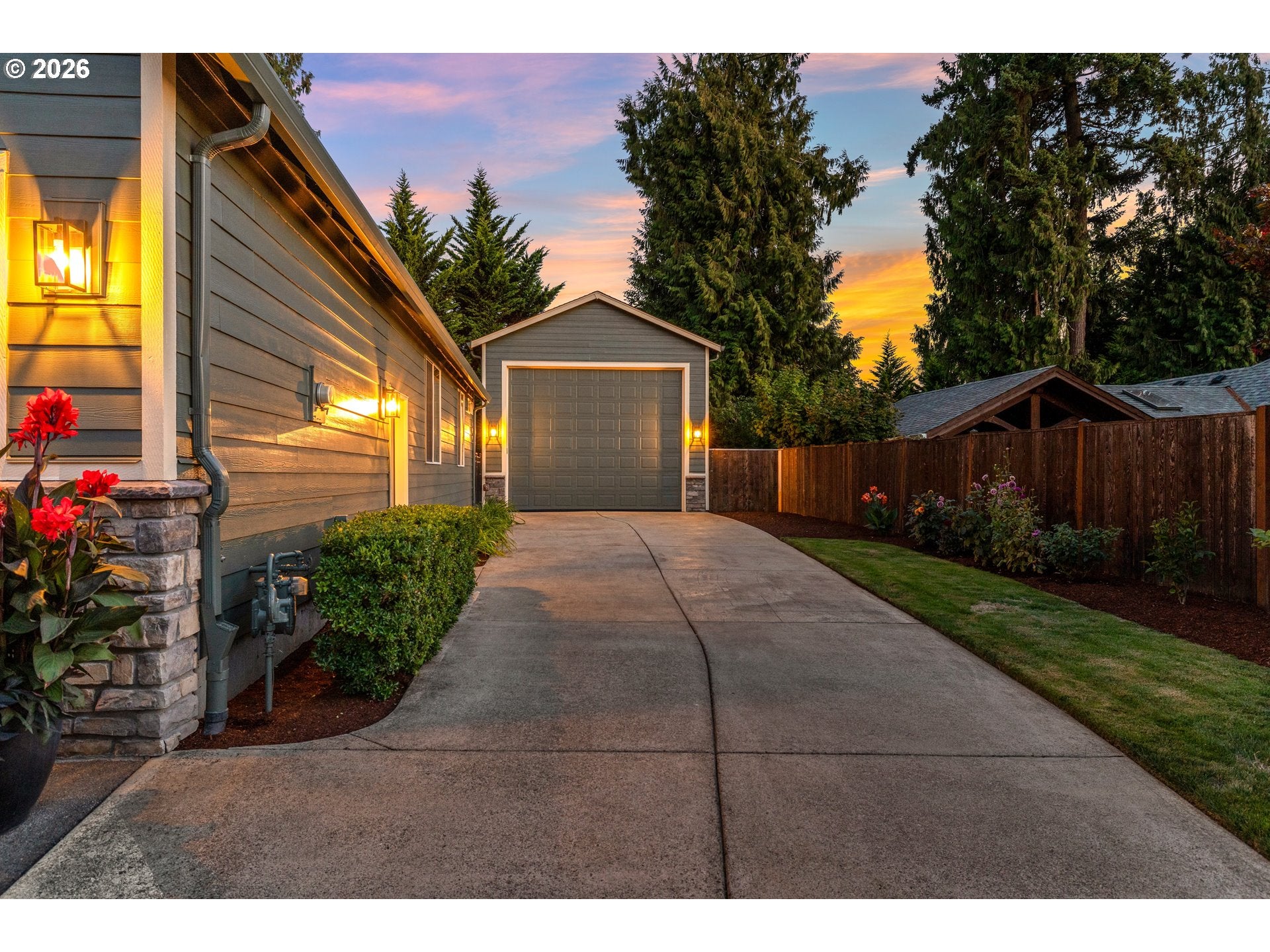 2605 NE 174TH ST