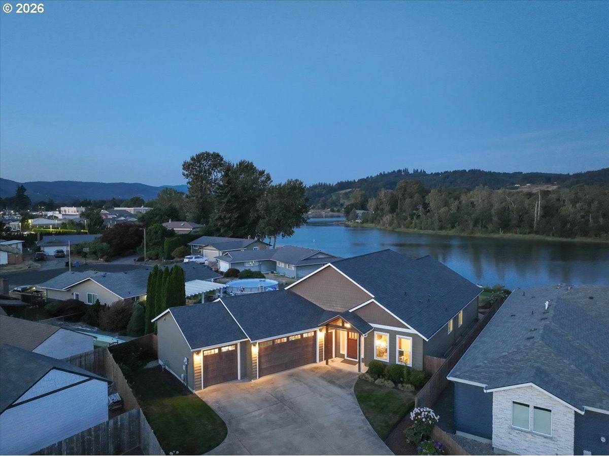 450 LILAC LN