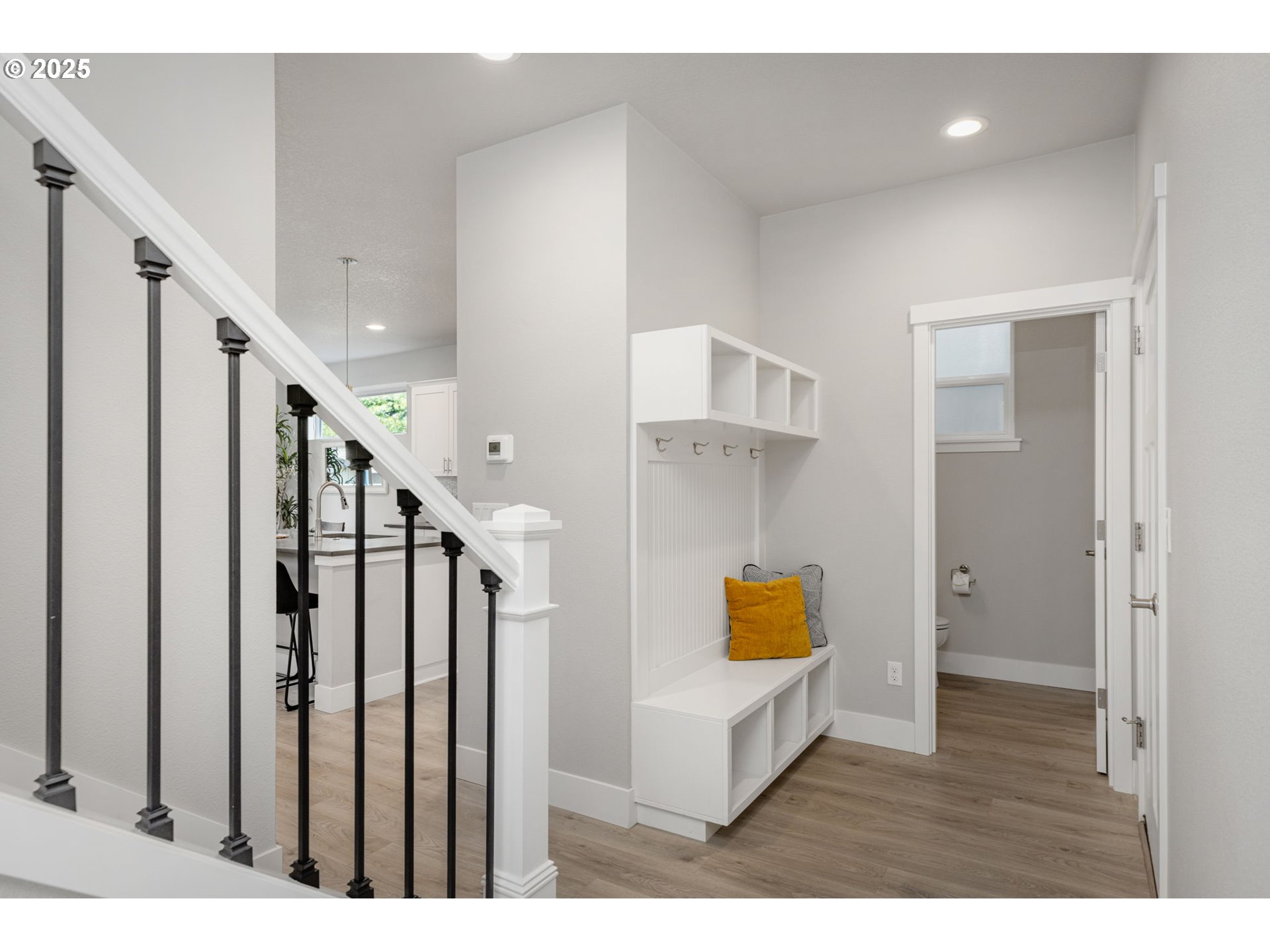 2763 SW MAYCREST TER