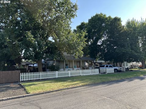 A home in Goldendale