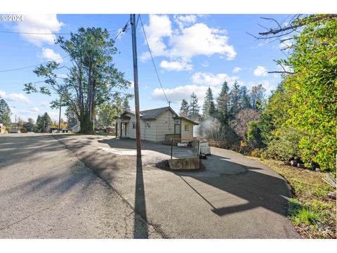 A home in Coquille