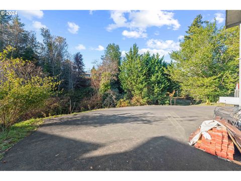 A home in Coquille