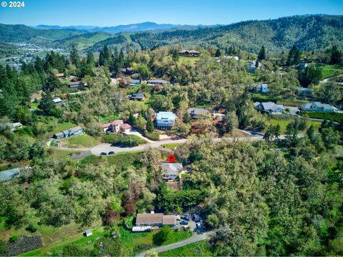 A home in Roseburg