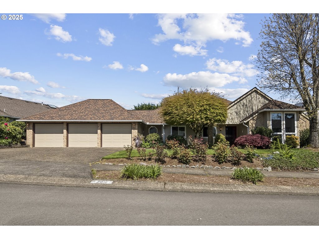 2011 CONESTOGA LN