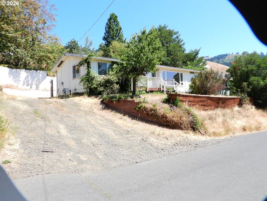 614 NE VINE ST, WHITE SALMON, WA 98672 - Image 3cd162d7e6f424fefde6402682fdc5a3/1346337537