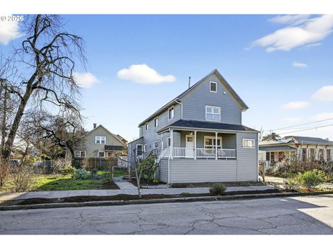 2028 SE BROOKLYN ST Portland OR 97202