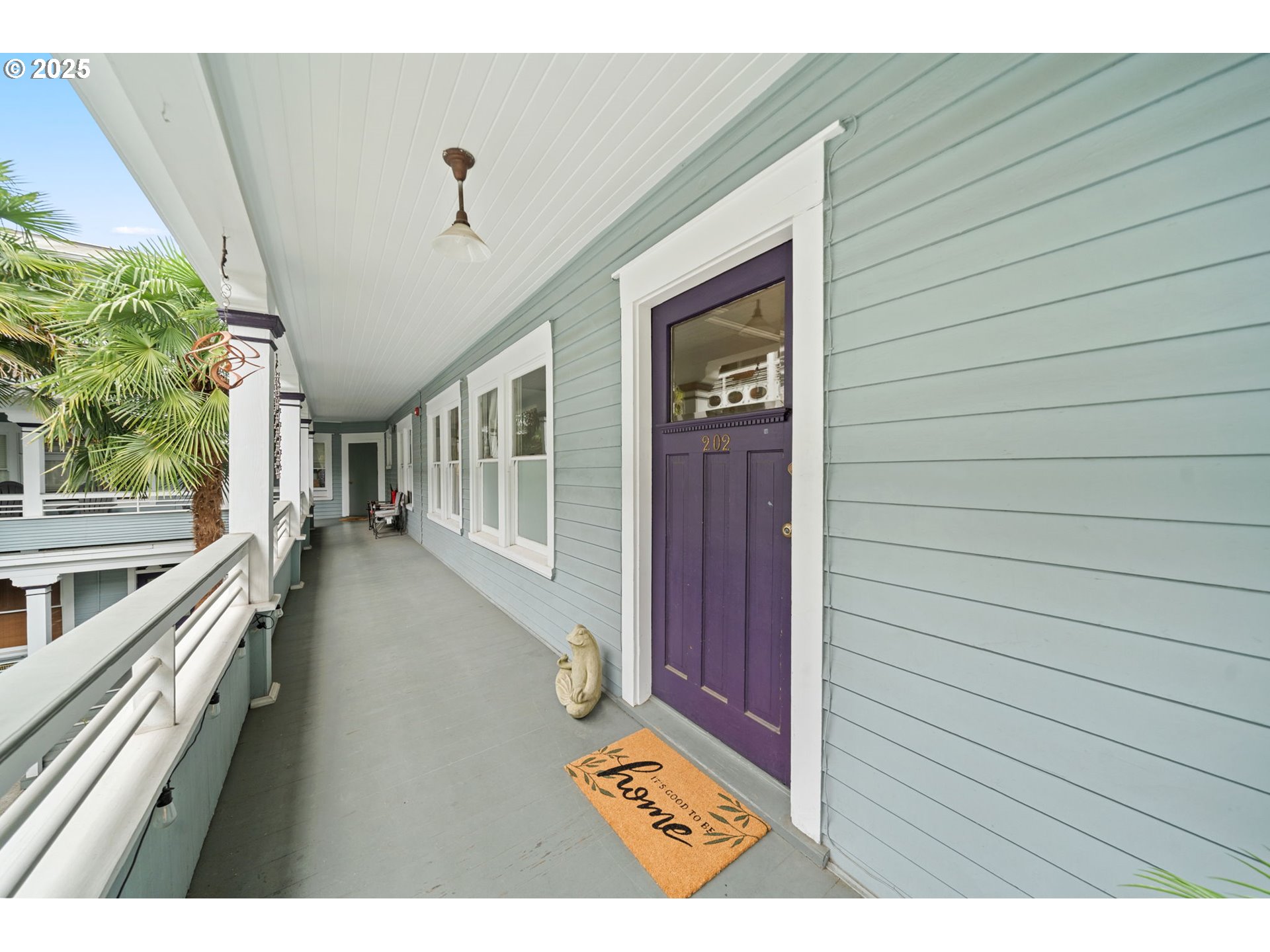 2127 NW IRVING ST #202