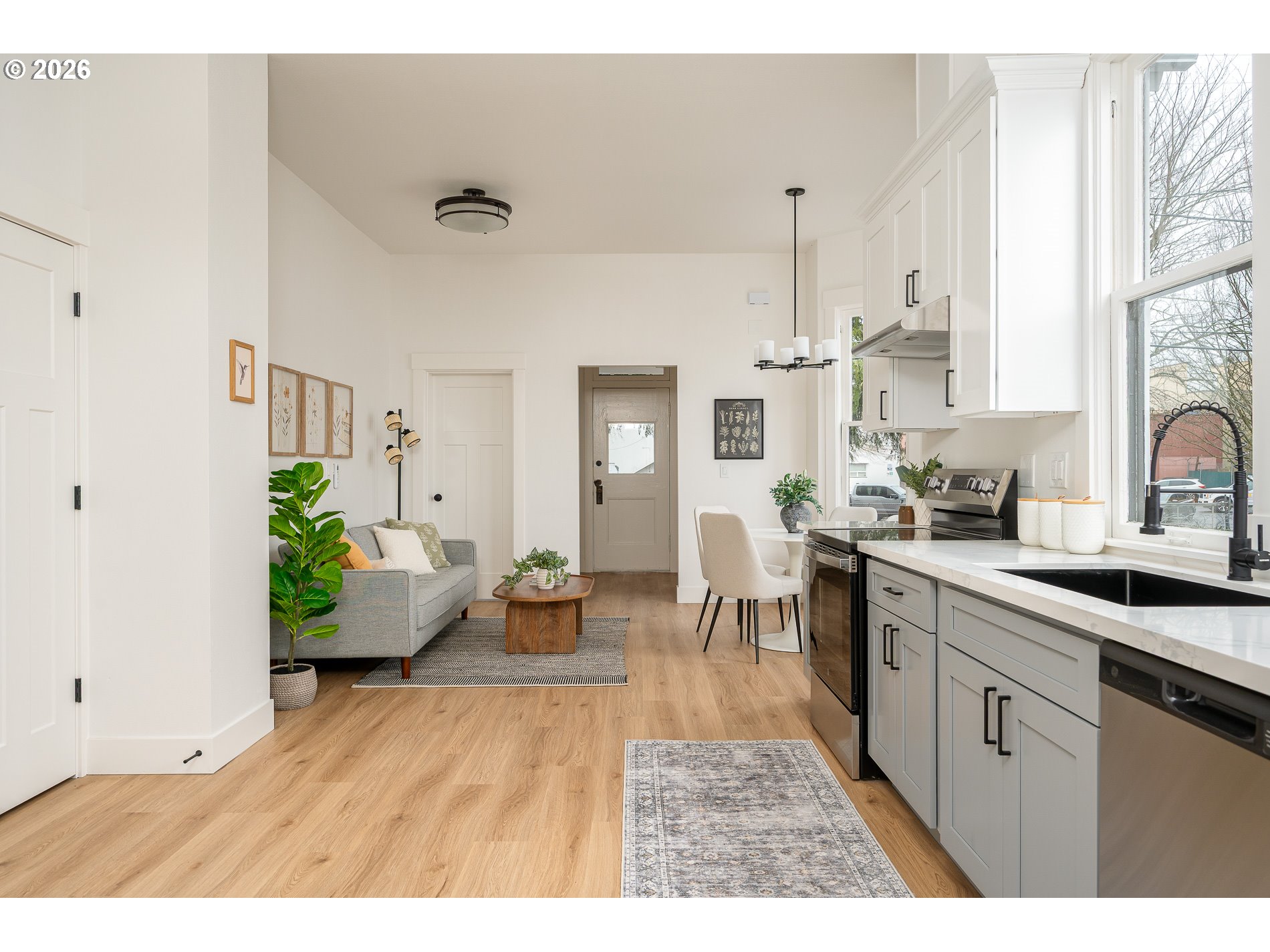 236 NE SACRAMENTO ST