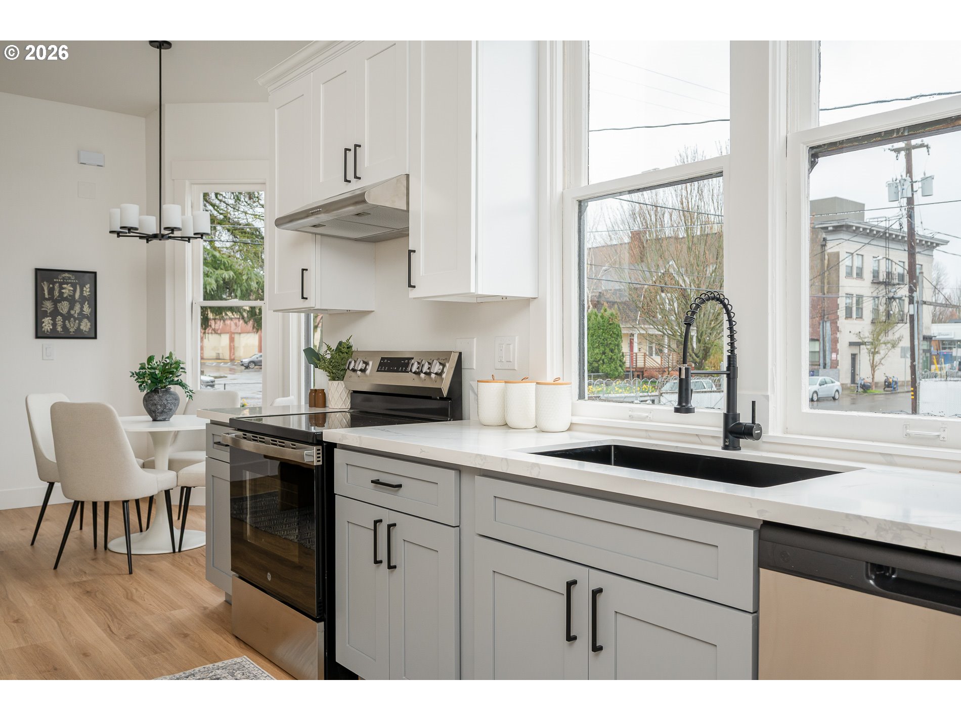 236 NE SACRAMENTO ST