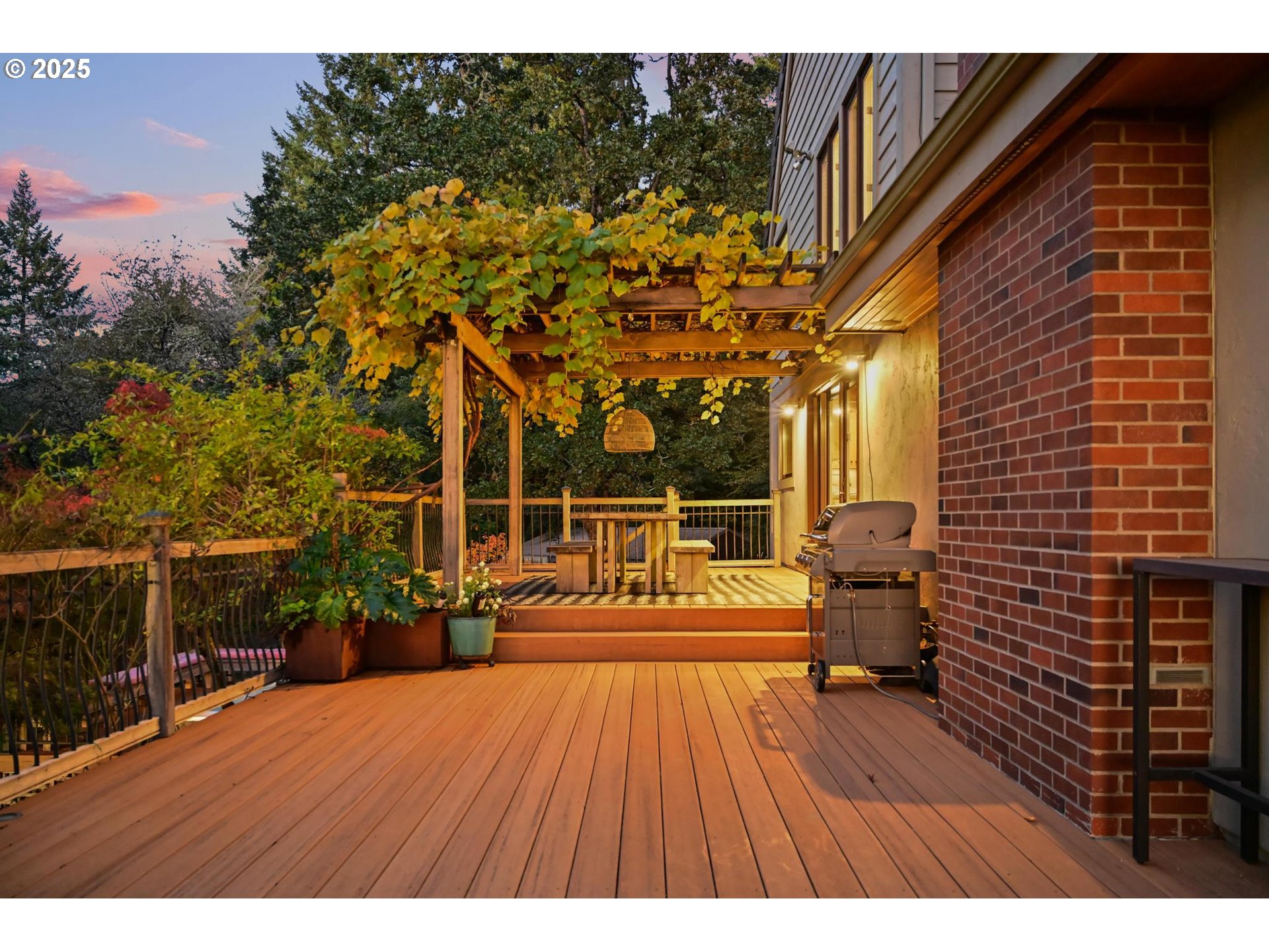 10151 NE RIVENWOOD LN