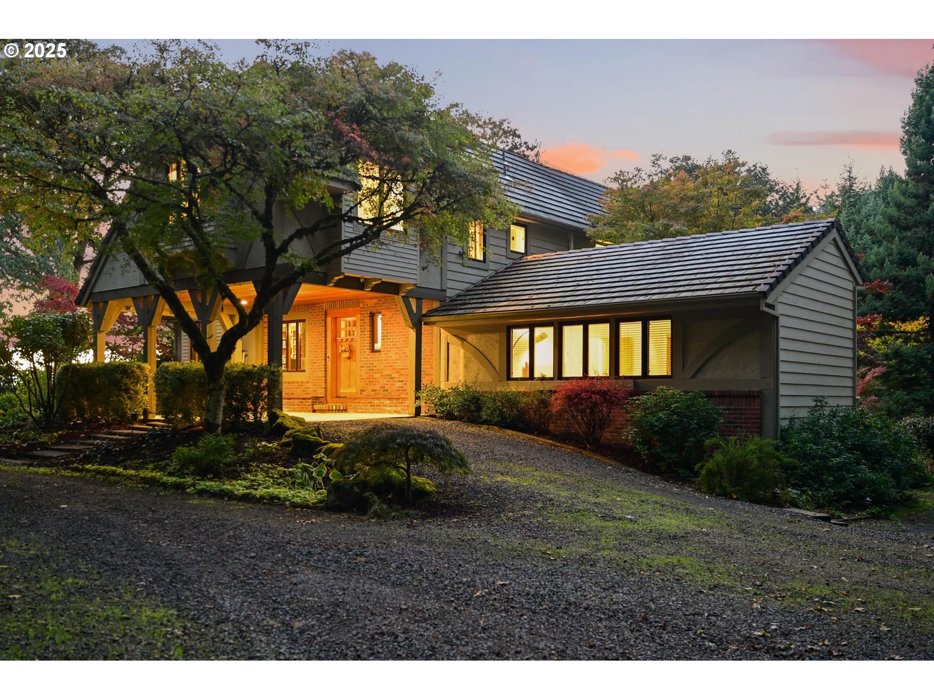 10151 NE RIVENWOOD LN