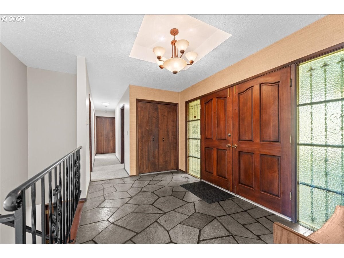 880 NW 3RD ST