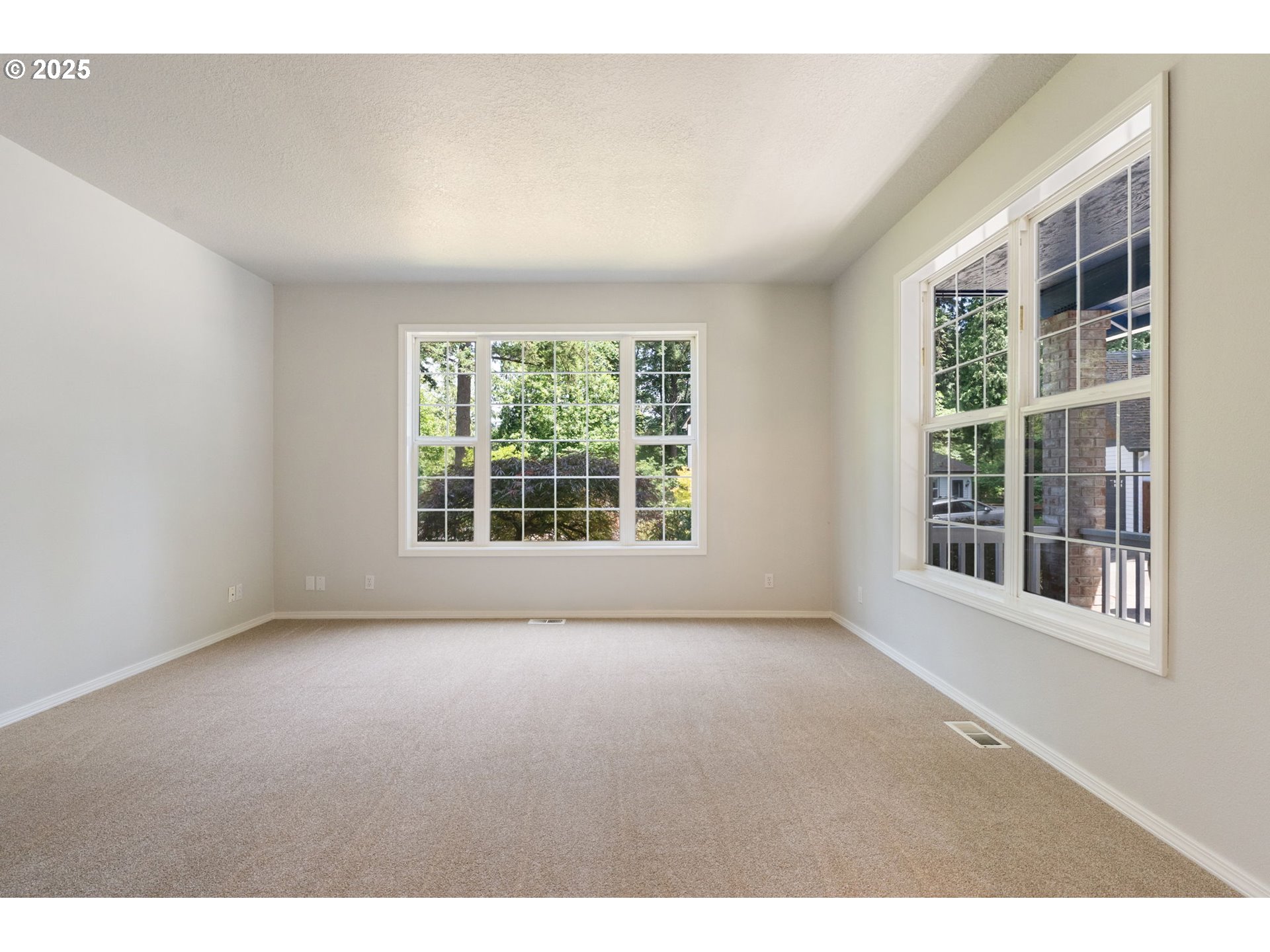 1225 NE 3RD AVE