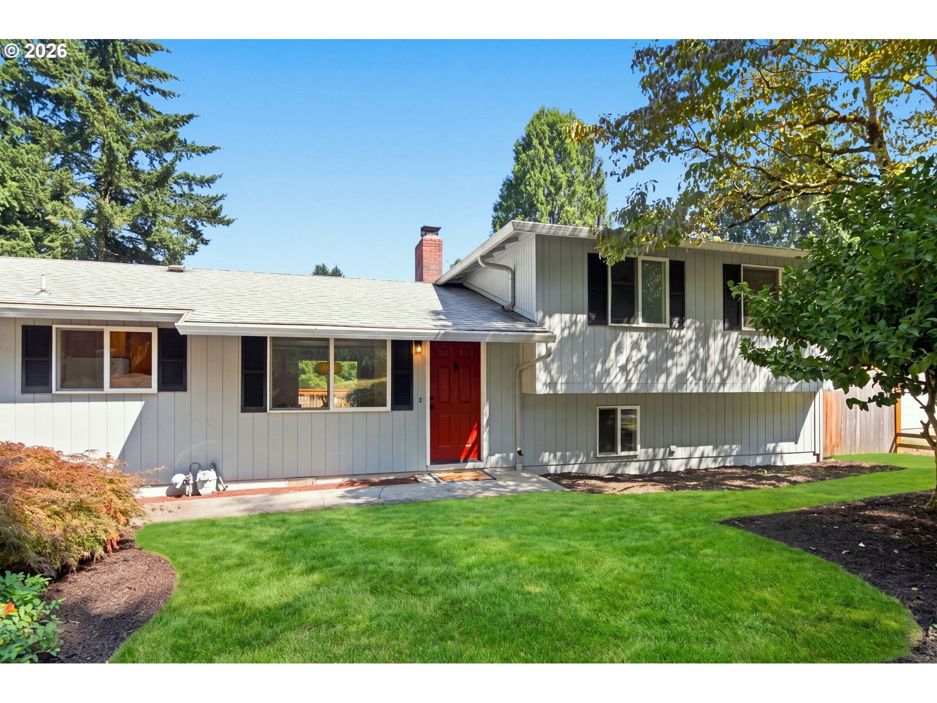 1120 DOUGLAS DR