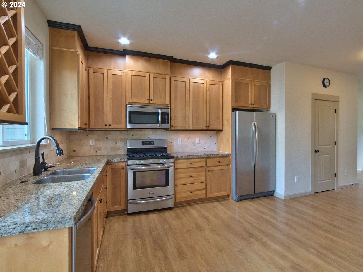 7728 NE JULIE ANN LN