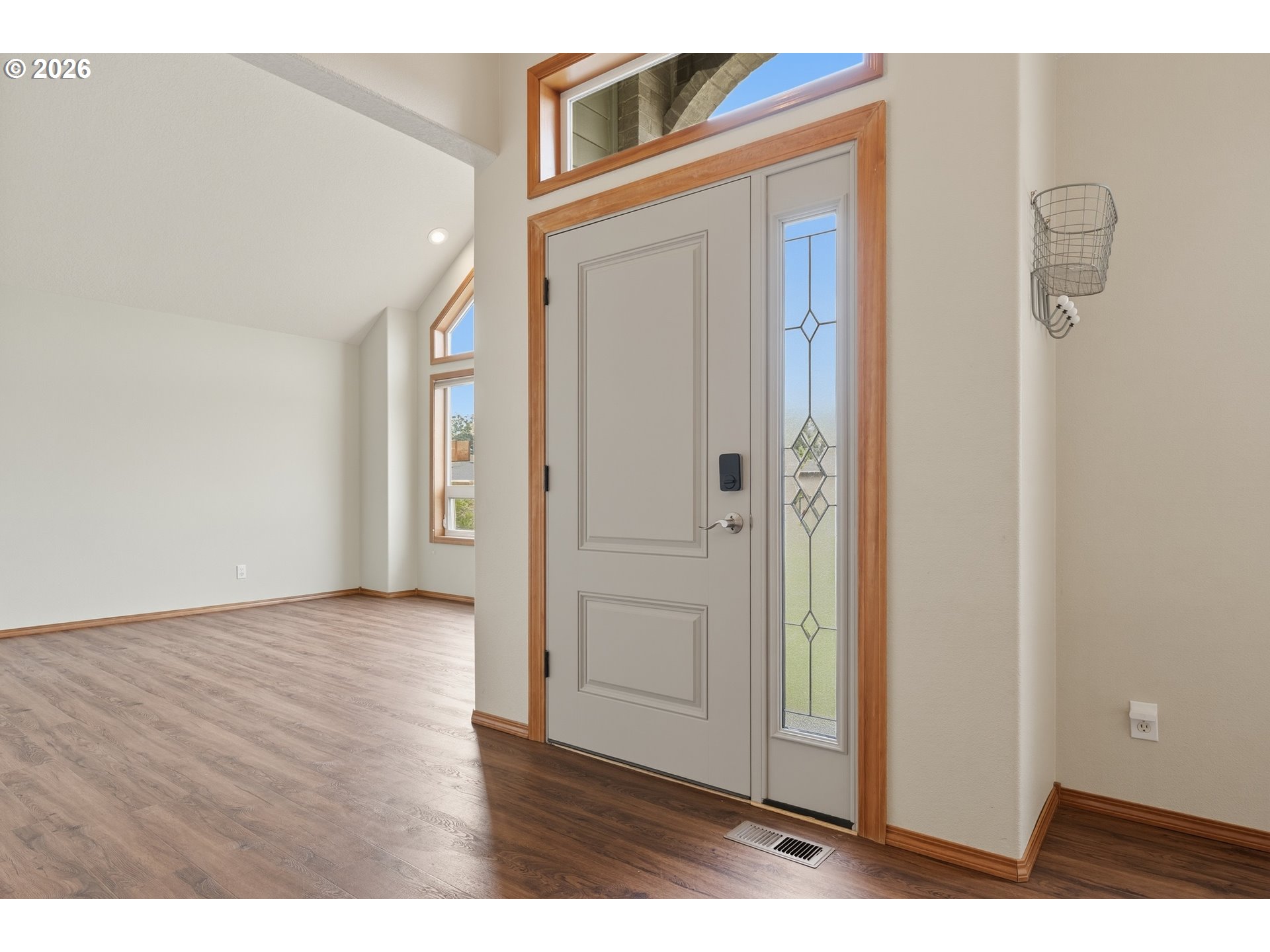 1905 N WESTLAKE LOOP