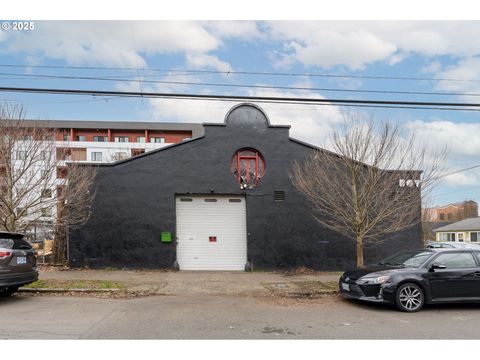 311 NE SHAVER ST Portland OR 97212