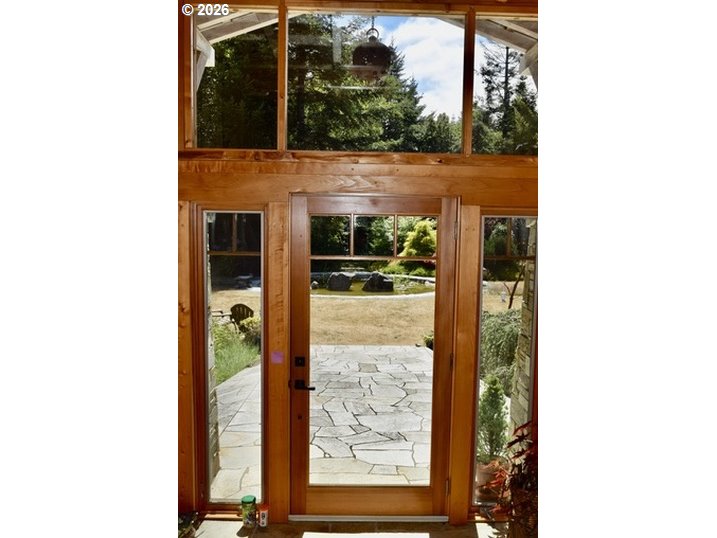 97137 N BANK ROGUE RIVER RD