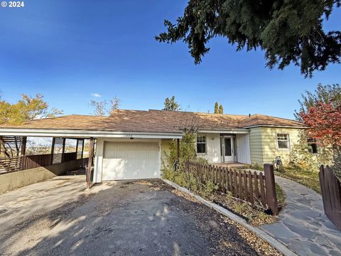 A home in Baker City