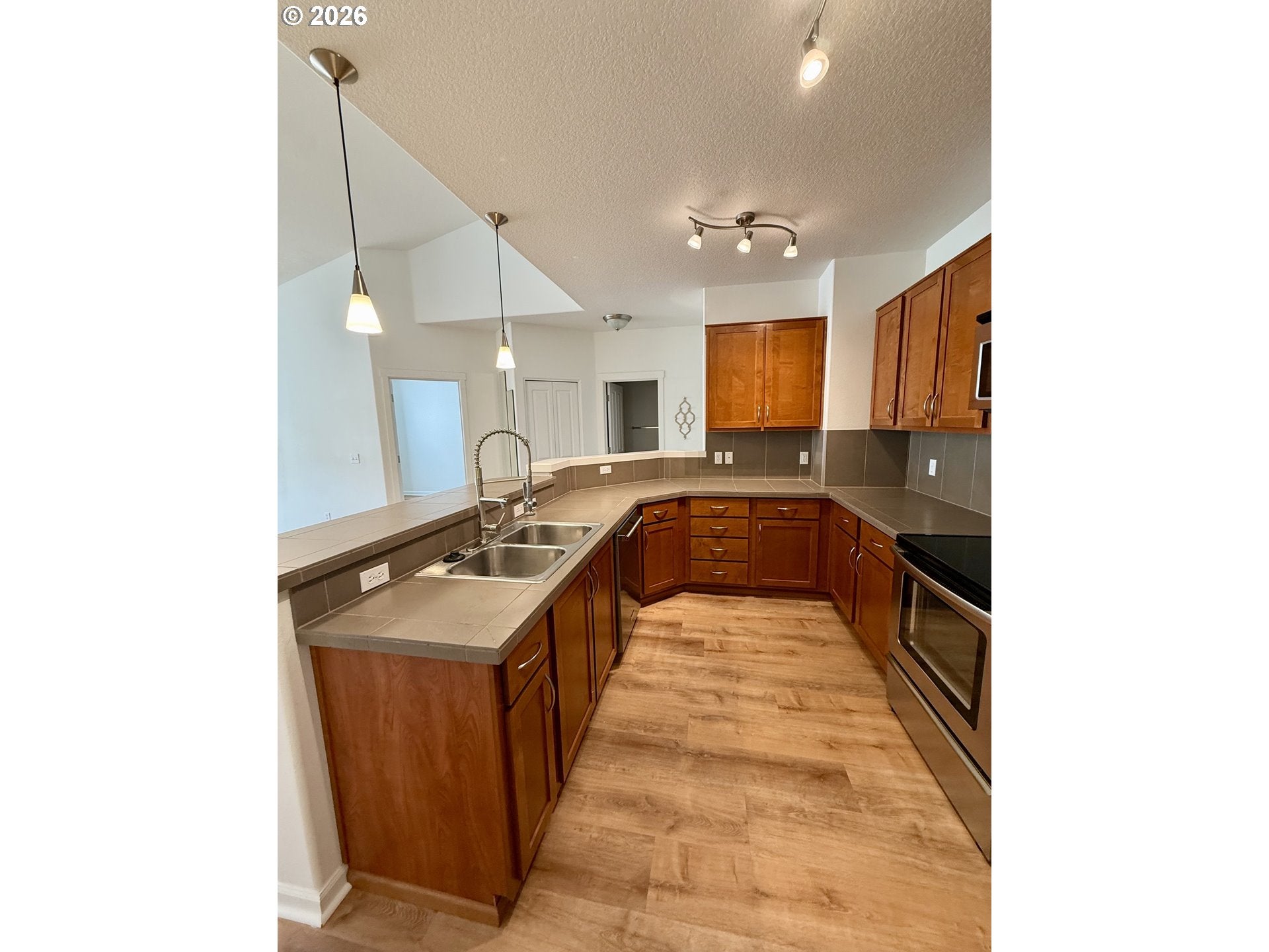 595 NW LOST SPRINGS TER 402