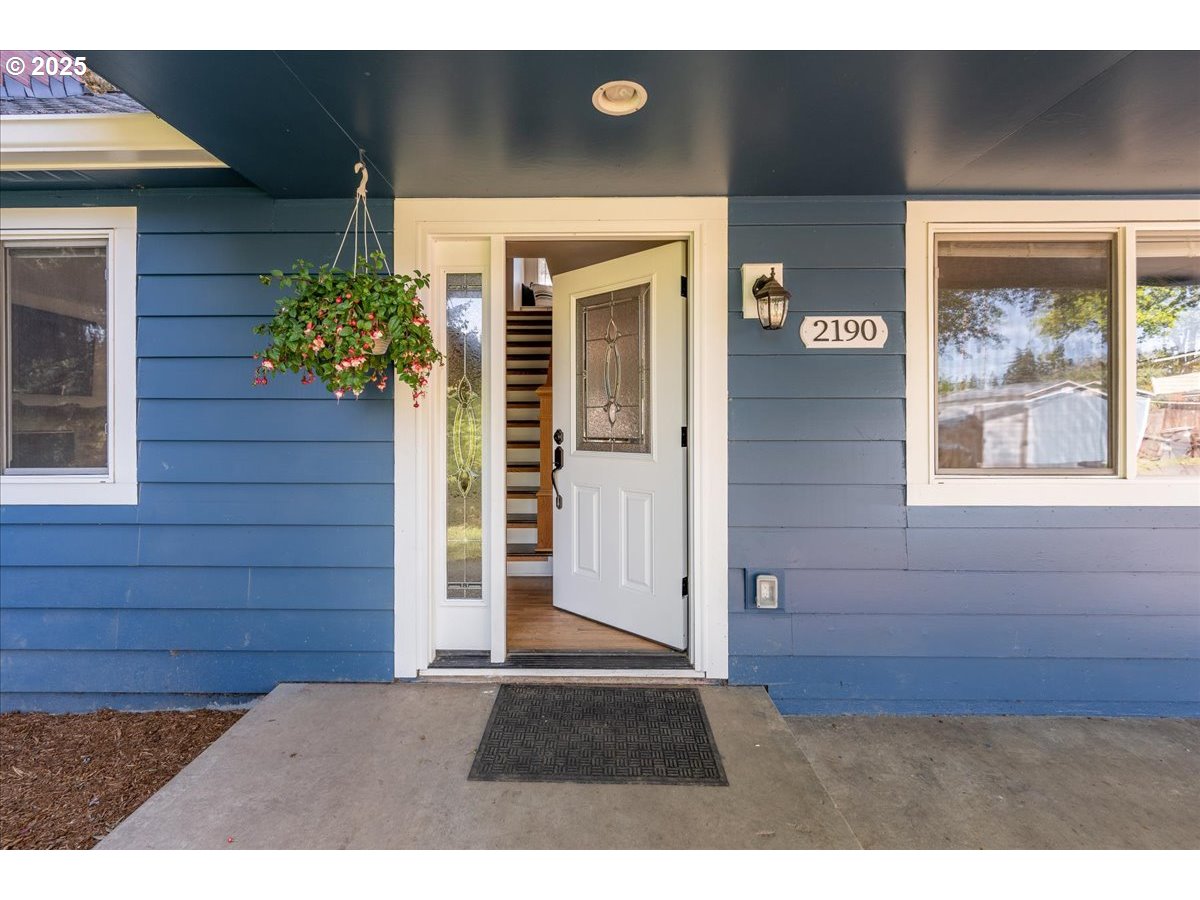 2190 E MAIN ST