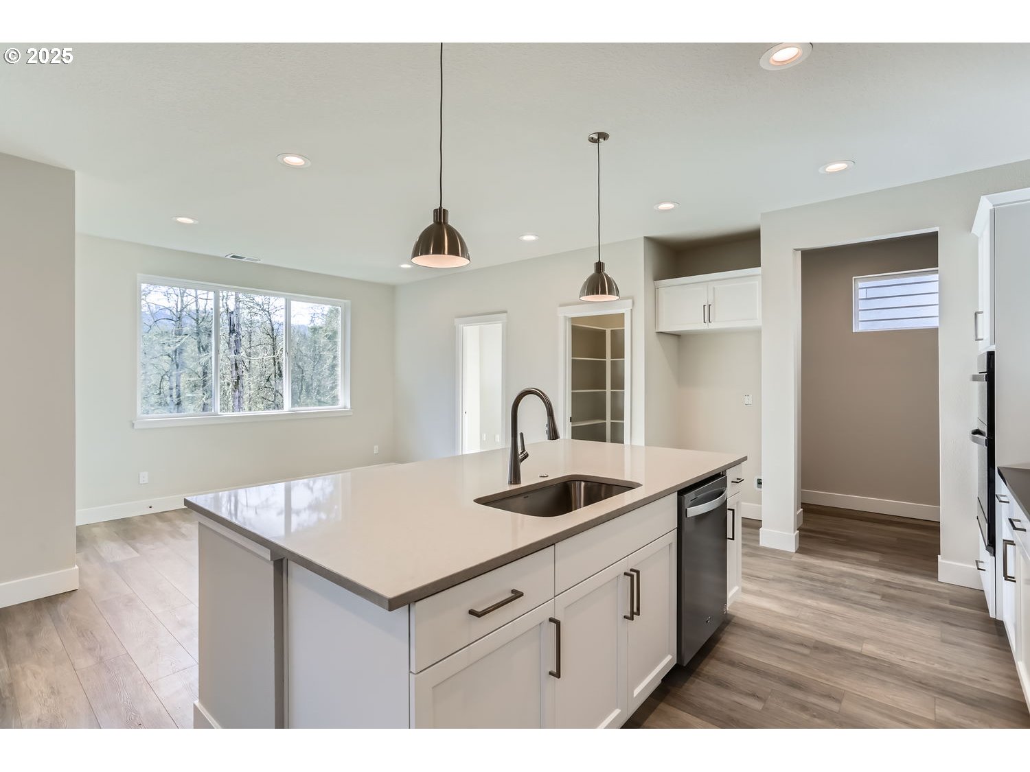 Sherwood, Oregon 97140, United States, 5 Bedrooms Bedrooms, ,3 BathroomsBathrooms,Residential,Active,47057