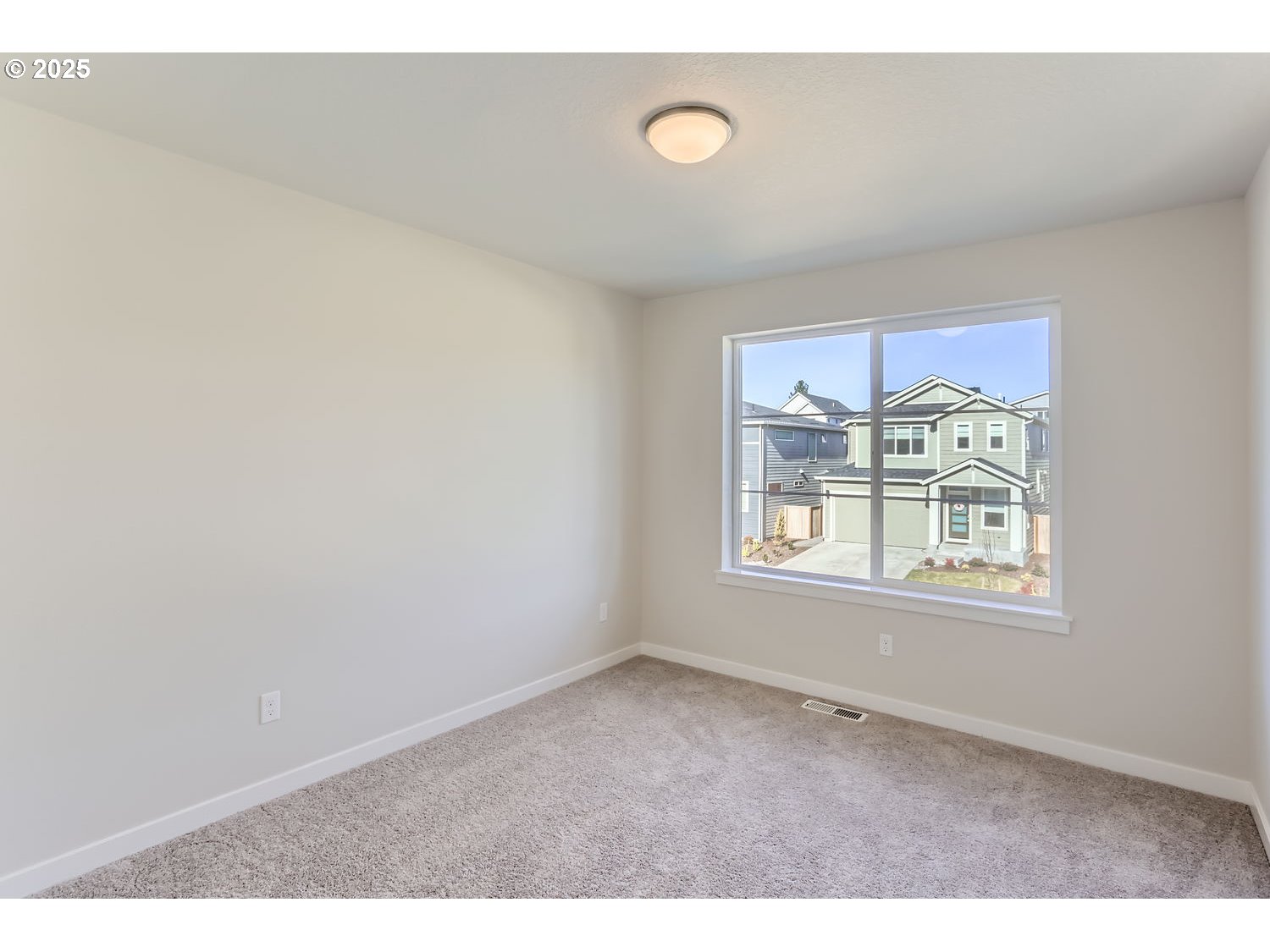 Sherwood, Oregon 97140, United States, 5 Bedrooms Bedrooms, ,3 BathroomsBathrooms,Residential,Active,47057