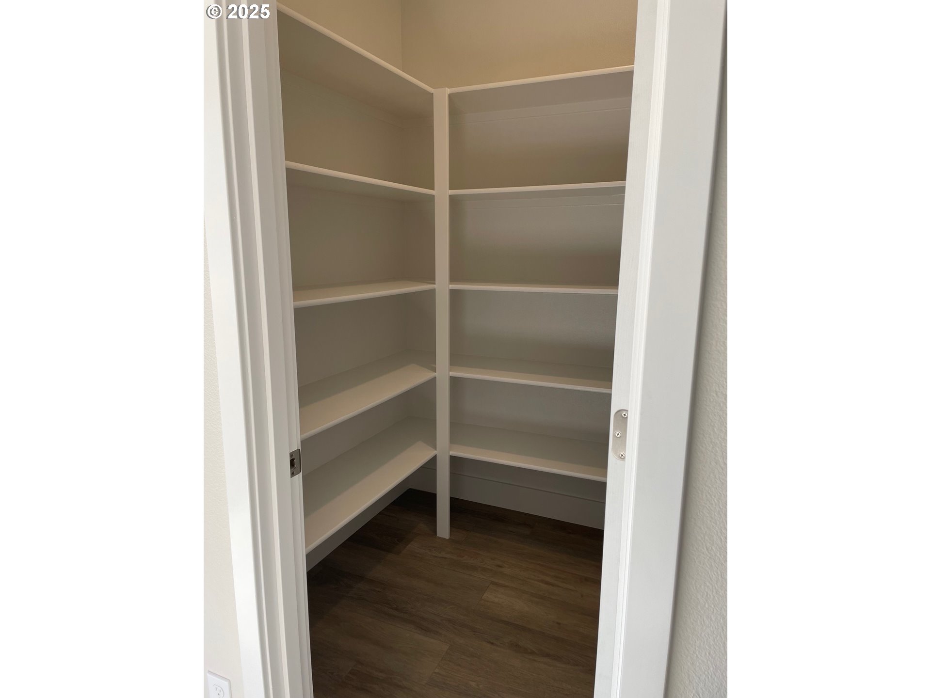 Sherwood, Oregon 97140, United States, 5 Bedrooms Bedrooms, ,3 BathroomsBathrooms,Residential,Active,47057