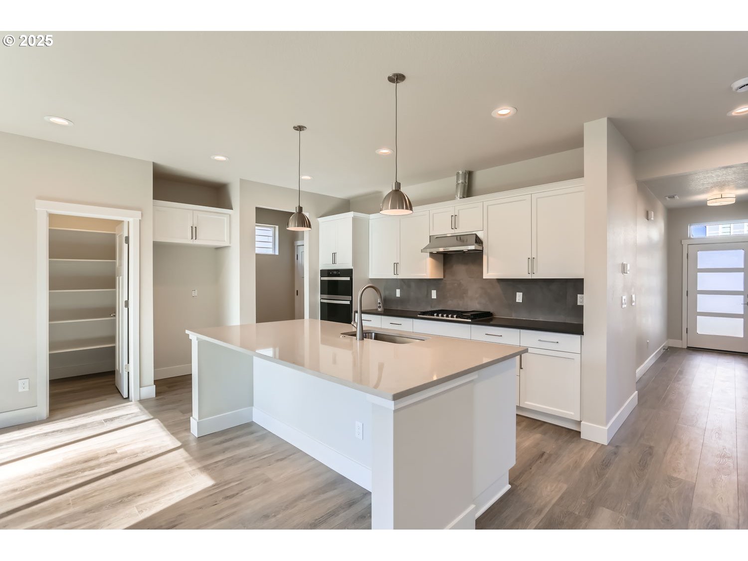 Sherwood, Oregon 97140, United States, 5 Bedrooms Bedrooms, ,3 BathroomsBathrooms,Residential,Active,47057