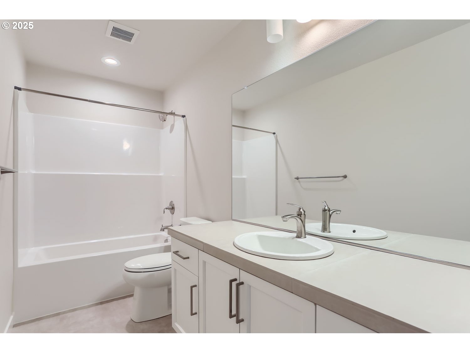 Sherwood, Oregon 97140, United States, 5 Bedrooms Bedrooms, ,3 BathroomsBathrooms,Residential,Active,47057