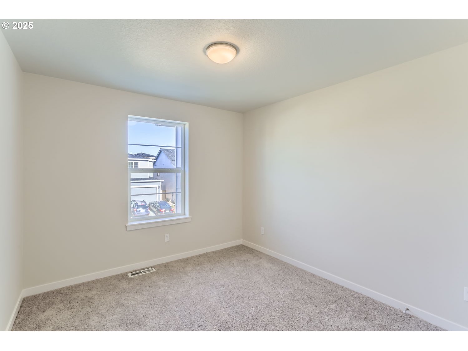 Sherwood, Oregon 97140, United States, 5 Bedrooms Bedrooms, ,3 BathroomsBathrooms,Residential,Active,47057