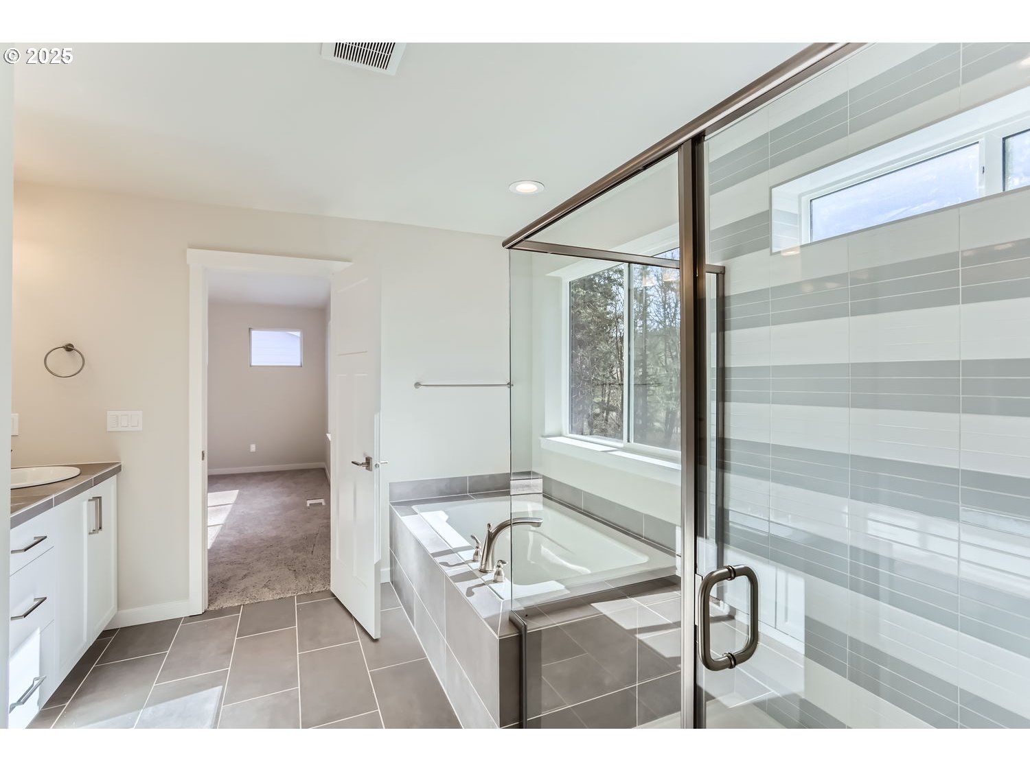 Sherwood, Oregon 97140, United States, 5 Bedrooms Bedrooms, ,3 BathroomsBathrooms,Residential,Active,47057