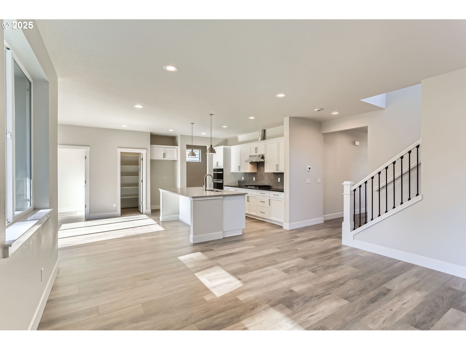 Sherwood, Oregon 97140, United States, 5 Bedrooms Bedrooms, ,3 BathroomsBathrooms,Residential,Active,47057