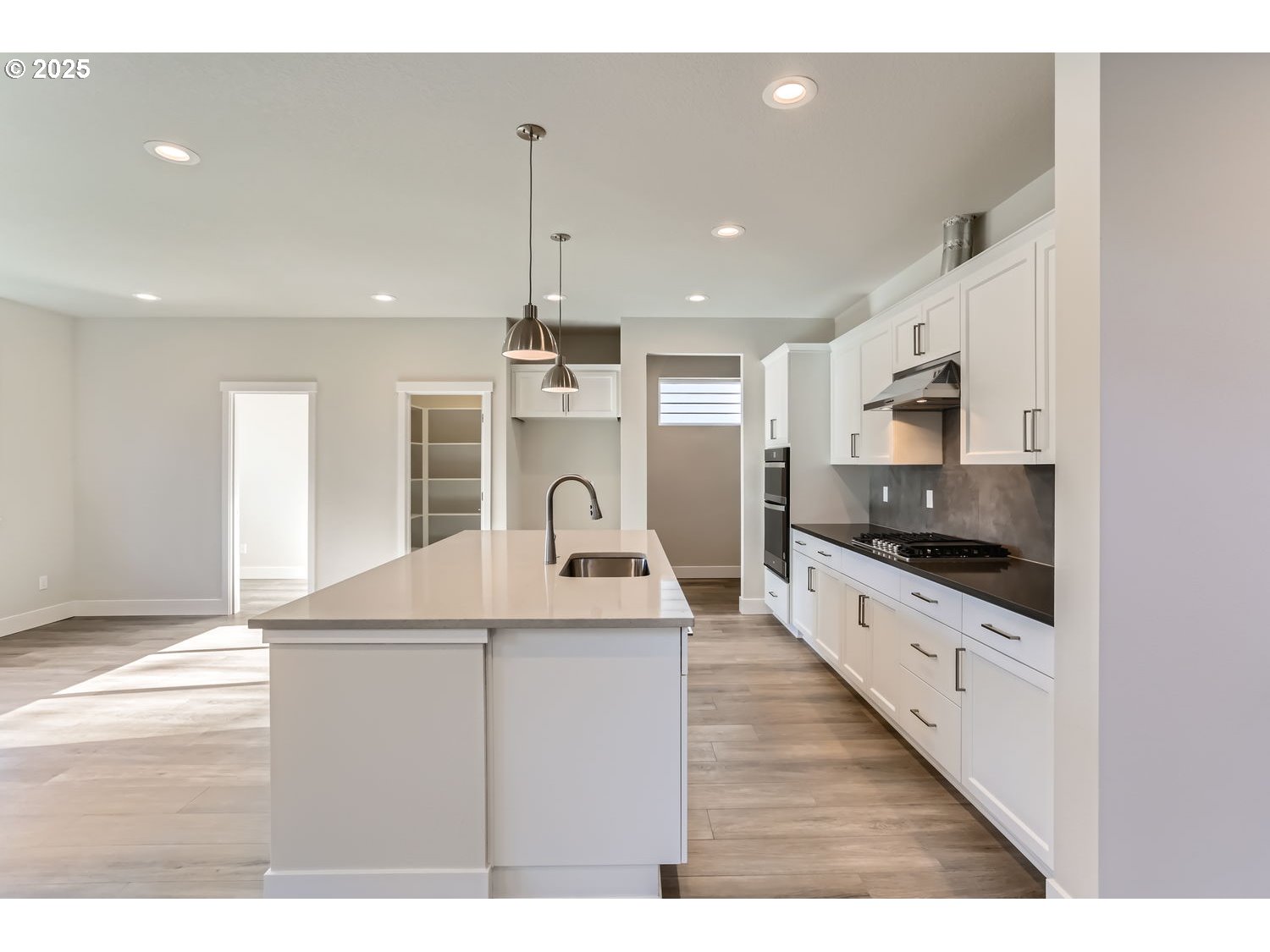 Sherwood, Oregon 97140, United States, 5 Bedrooms Bedrooms, ,3 BathroomsBathrooms,Residential,Active,47057