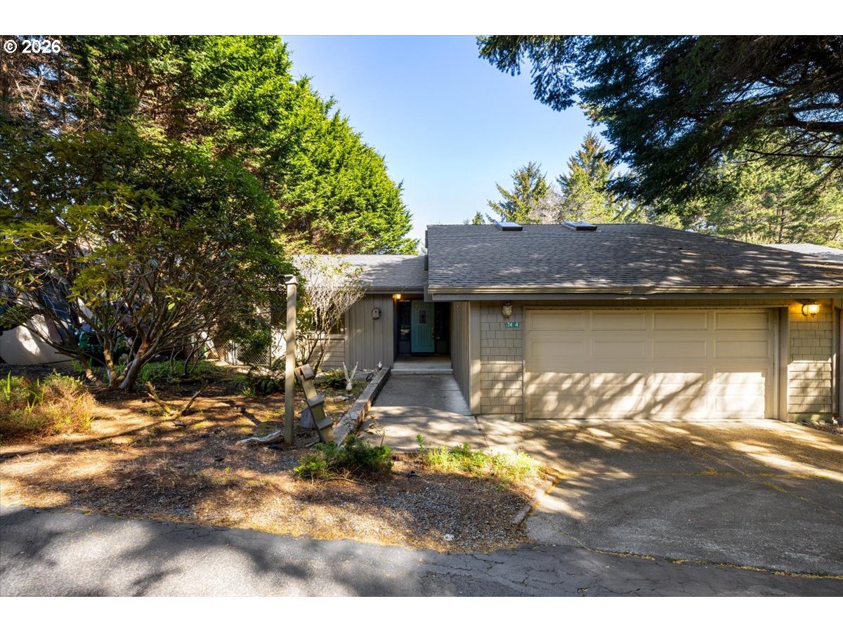 17454 BLUFF DR