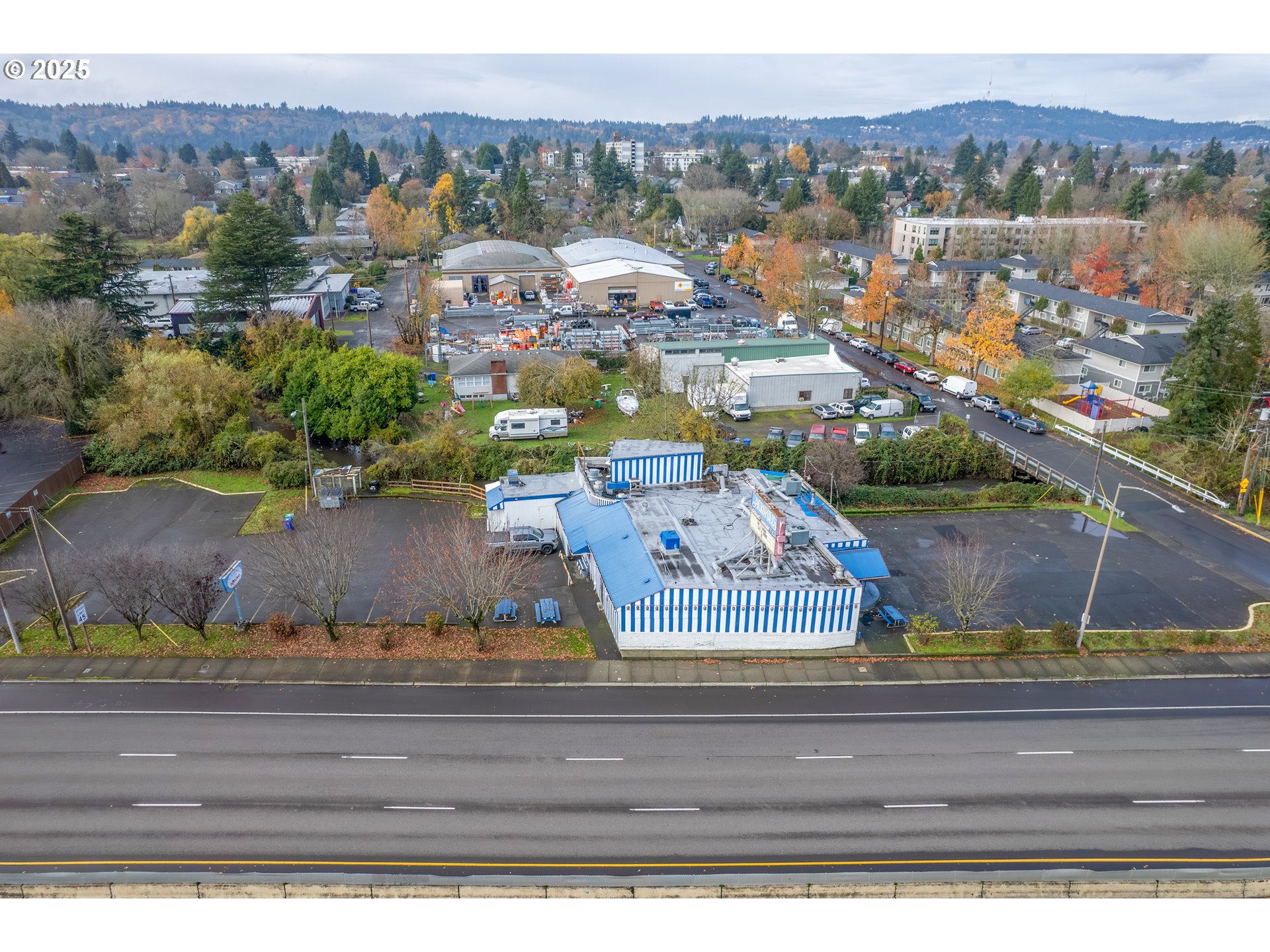 8325 SE MCLOUGHLIN BLVD